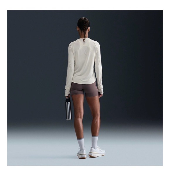 NWOT Nike Swift Dri-Fit Long Sleeve Running Top White Womens Size Medium UPF 40+ - Picture 2 of 9